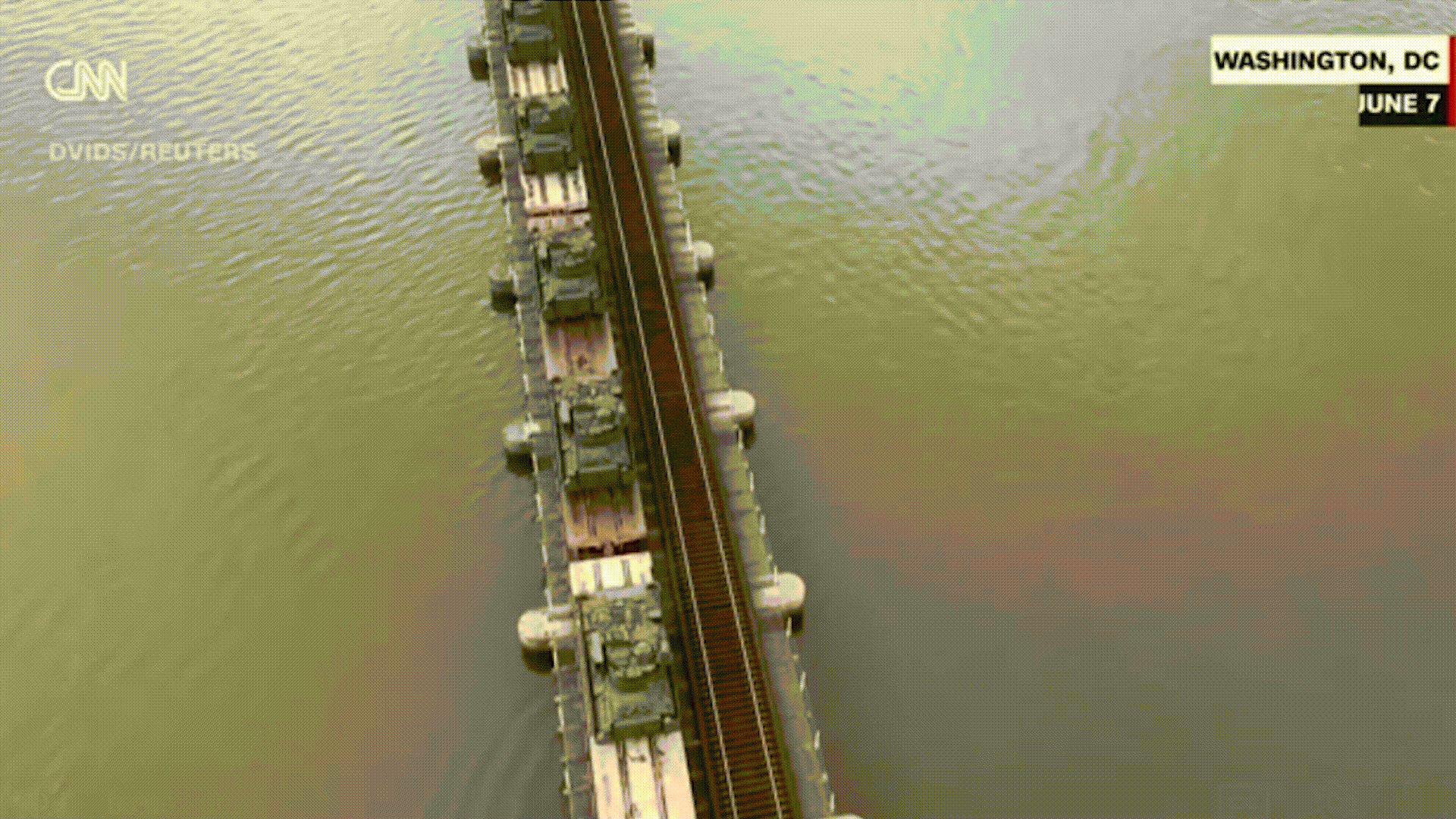 14일 예정된 열병식을 위해 에이브럼스 탱크 28대 등 주력 전차들이 속속 워싱턴 DC로 몰려들고 있다. 미 육군 제공 영상 캡처