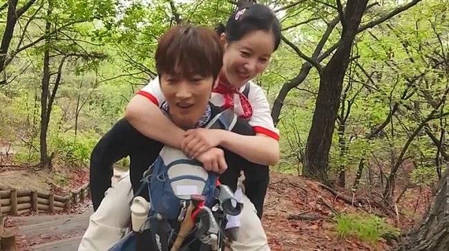 윤윤 이미지