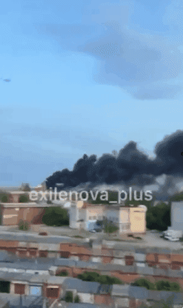 지난 9일 우크라이나 드론이 러시아 체복사리에 있는 미사일 공장에 충돌하면서 대규모 화재가 발생했다. 우크라이나군 참모본부 페이스북 제공