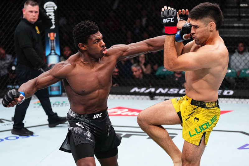 ‘前 UFC 챔피언’ 우스만, 2년 만에 돌아왔다…‘6연승’ 버클리와 맞대결