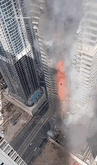 13일(현지시간) 두바이의 부유한 지구로 꼽히는 마리나 지구의 67층짜리 건물에서 화재가 발생했다. 엑스 영상 캡처