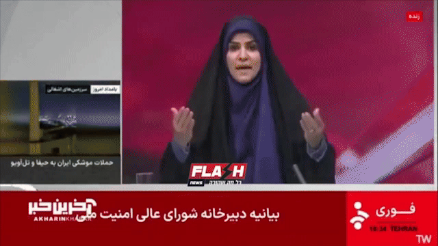 이란 국영방송(IRIB) 본사가 이스라엘의 공격을 당한 뒤 뉴스 앵커가 황급히 대피하고 있다. IRIB 생중계 화면 갈무리