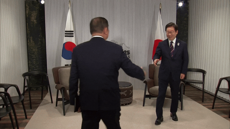 17일(현지시각) 캐나다 앨버타주 캐내내스키스 주요 7개국(G7) 정상회의장에서 열린 한일 정상회담에서 이시바 시게루 총리가 위치가 바뀌었음을 알고 황급히 자리를 옮겼다. /TV조선