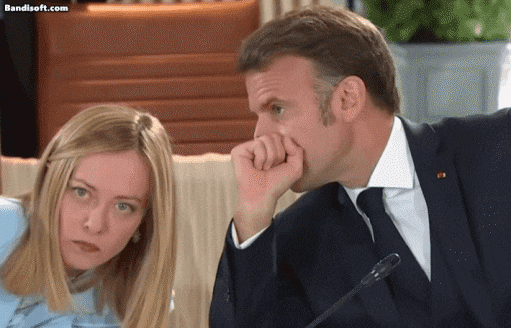 지난 16일 캐나다 앨버타 카나나스키스에서 열린 G7 정상회의에서 대화를 나누고 있는 조르자 멜로니 이탈리아 총리(왼쪽)과 에마뉘엘 마크롱 프랑스 대통령./ 엑스