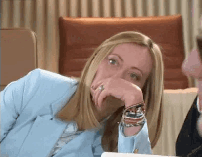 지난 16일 캐나다 앨버타 카나나스키스에서 열린 G7 정상회의에서 대화를 나누고 있는 조르자 멜로니 이탈리아 총리(왼쪽)과 에마뉘엘 마크롱 프랑스 대통령. X(엑스)