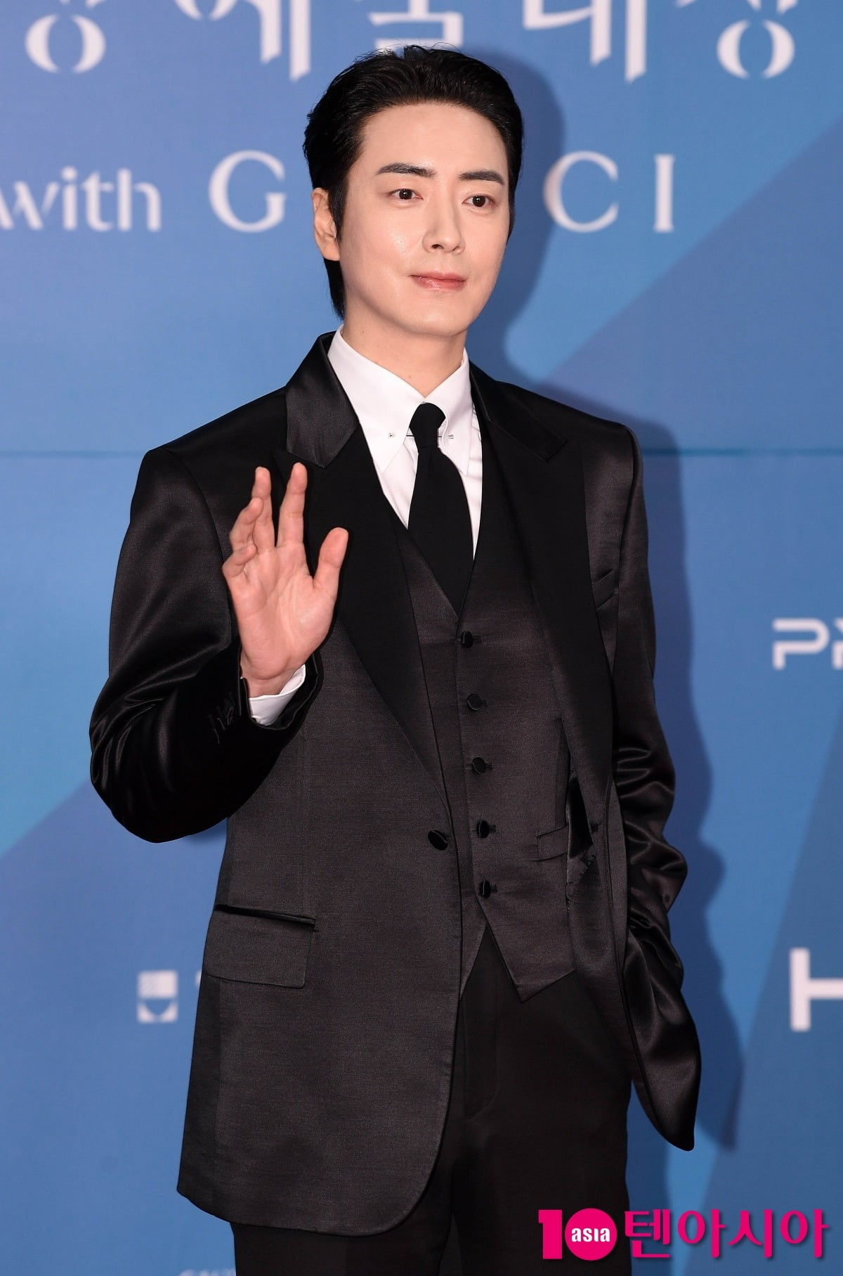 [공식] 이준혁, 41세에 겹경사 터졌다…