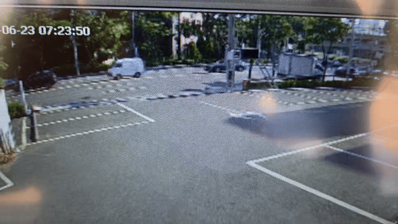 오늘(23일) 오전 대구 남구 앞산순환도로에서 난 6중 추돌사고 장면〈영상=시청자 제공〉