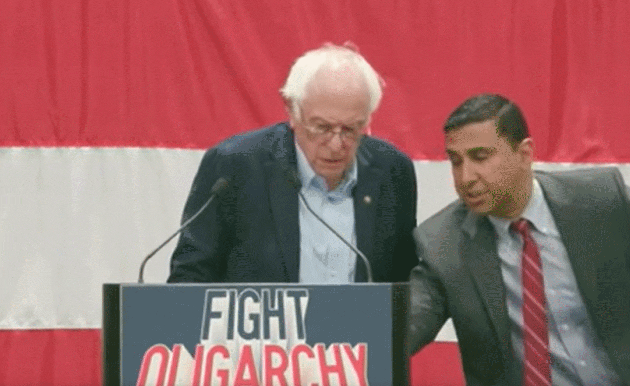 연설 중 미국의 이란 공습 소식을 알고 놀란 버니 샌더스 의원. 영상 캡처