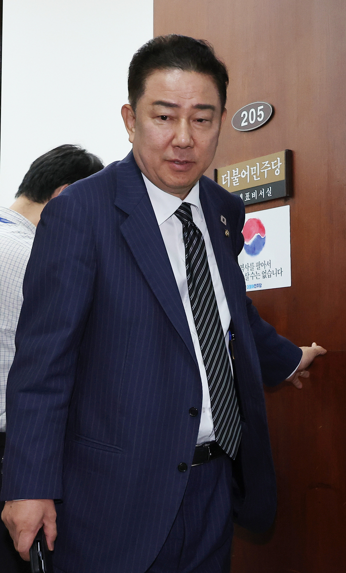 김병기 “정치검찰, 이재명 죽이기 공작…대북 송금 재수사 해야”