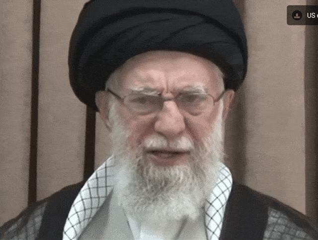 아야톨라 세예드 알리 하메네이 이란 최고지도자는 지난 18일(현지시간) 영상연설을 통해 도널드 트럼프 미국 대통령을 향해 “이란 국민은 항복하지 않을 것임을 알아야 한다”고 경고하고 있다. 그러나 사흘 뒤인 21일 미군이 B-2 폭격기를 동원해 벙커버스터 14개를 투하, 핵심 핵시설을 타격하자 지난 23일 트럼프 대통령의 휴전 합의를 전격 수용했다.