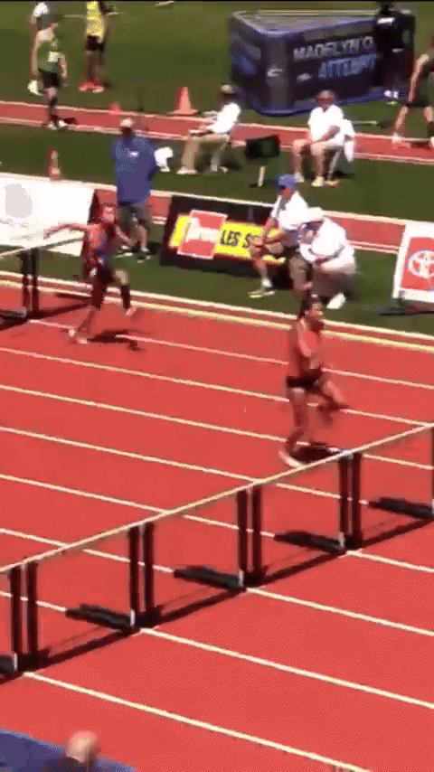 앞구르기로 우승을 차지한 미국 고교 허들 선수 브루클린 앤더슨. 출처=임거