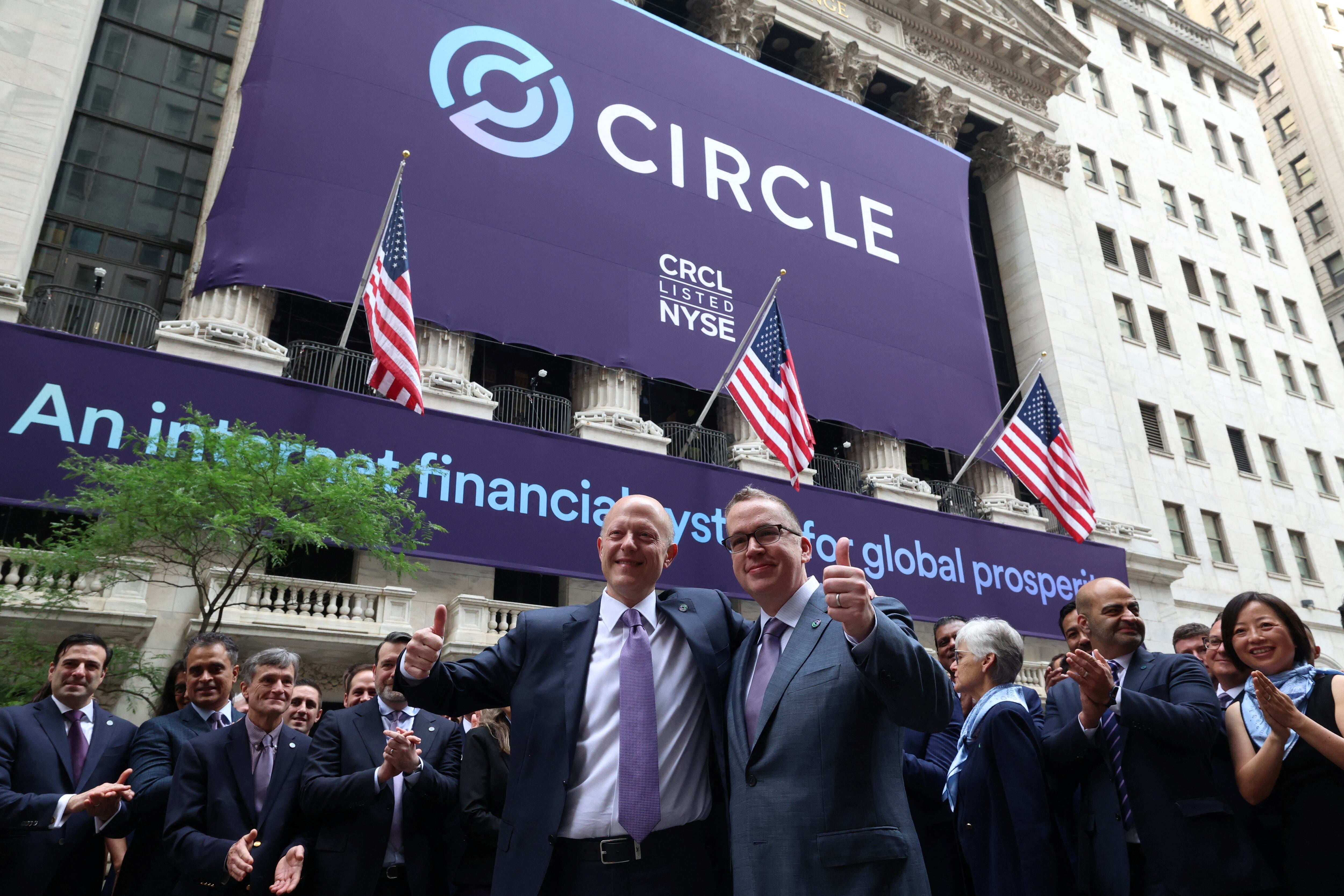 가격 널뛰지 않고 해외송금 싸고 빨라… 작년 거래액, 카드 넘어서