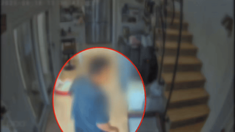 지난 18일, 제주시의 한 주택에 들어가 절도 행각 벌인 남성(화면제공 : 시청자)