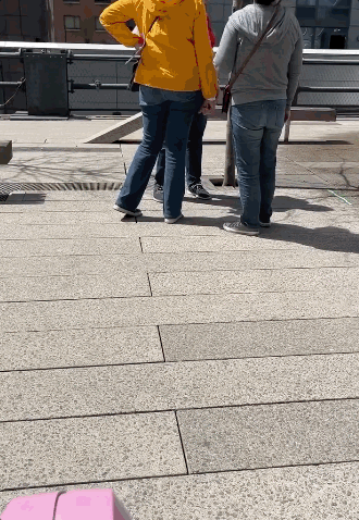 분수 가장 위쪽 입술에서는 물이 분출되도록 설계돼 있다. 시민들이 보행로 옆에 설치된 자전거 페달을 밟으면 작동한다. highlinenyc 인스타그램