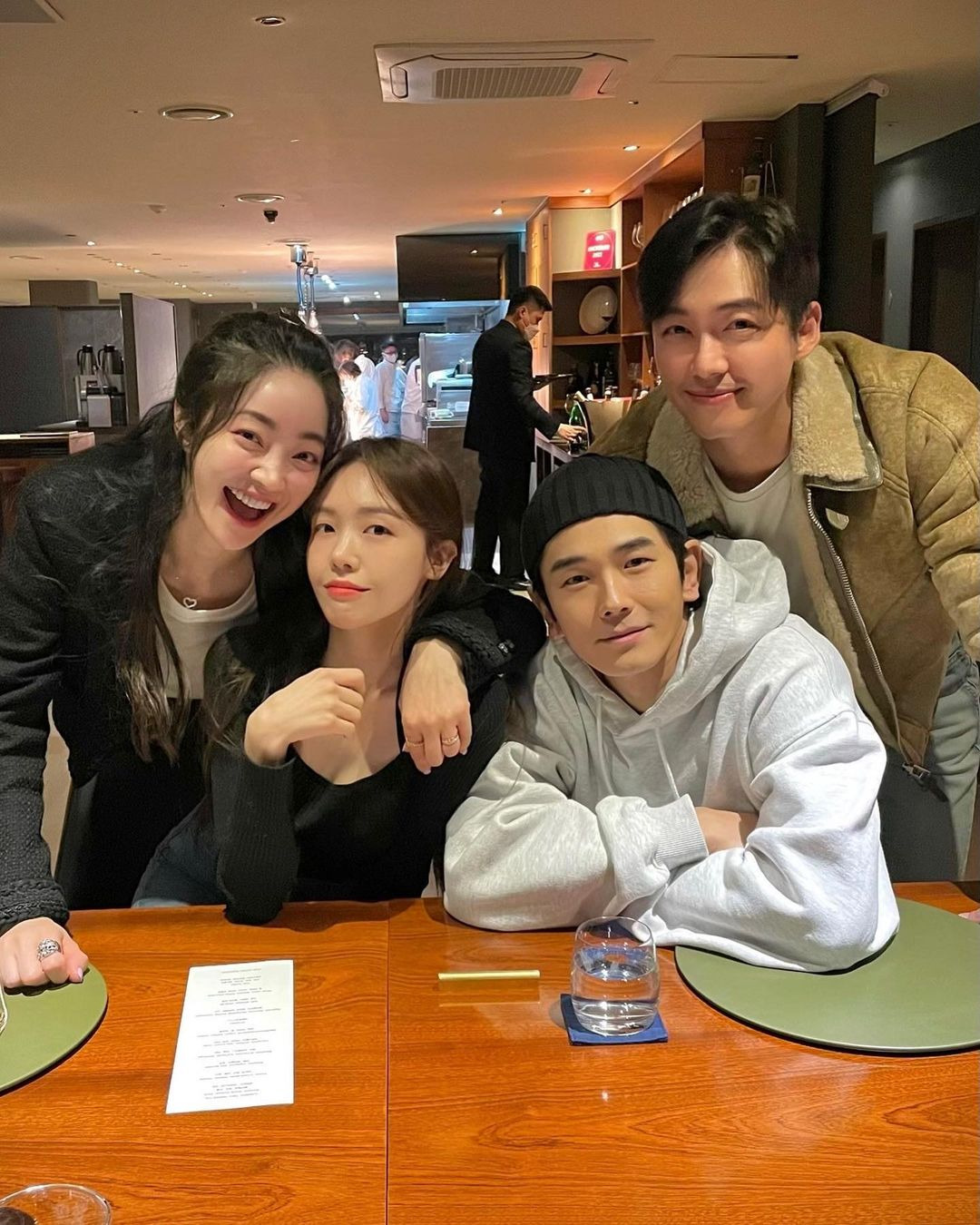 10년 전 드라마에서 결혼했었는데.. 오늘 진짜로 결혼 발표한 아이돌-배우 커플