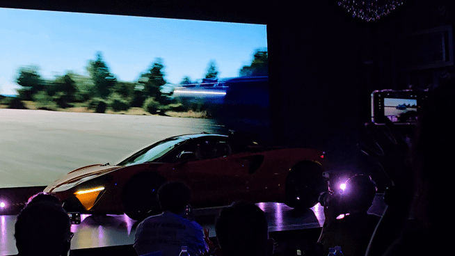 맥라렌 오토모티브가 4일 서울 중구 반얀트리 클럽 & 스파 서울에서 열린 '맥라렌 서울' 리론칭 행사에서 차세대 슈퍼카 '아투라 스파이더(Artura Spider)'를 국내 최초로 공개하고 있다. [영상=김종성 기자]