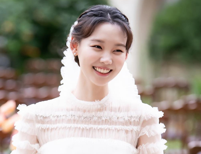 검사랑 결혼하고 24살에 은퇴하더니.. 애 둘에게 엄마 성 물려준 SBS 최연소 아나운서