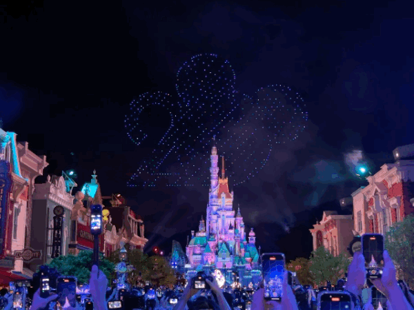 홍콩 디즈니랜드가 20주년을 기념해 마련한 야간쇼 '모멘터스' ⓒ News1 이민주 기자