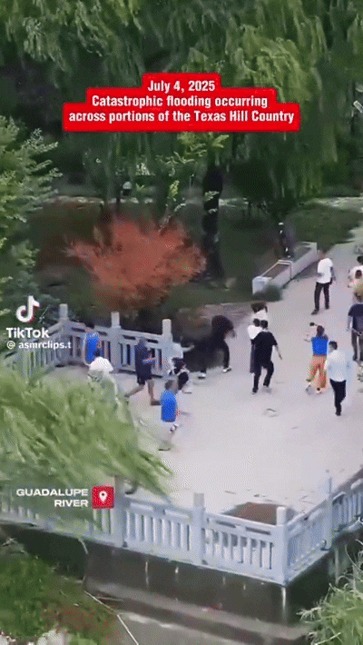 4일(현지시간) 미국 텍사스주 과달루페 강이 폭우로 범람하면서 힐 카운티의 한 공원에 있던 시민들이 황급히 대피하고 있다. 2025.7.8 틱톡