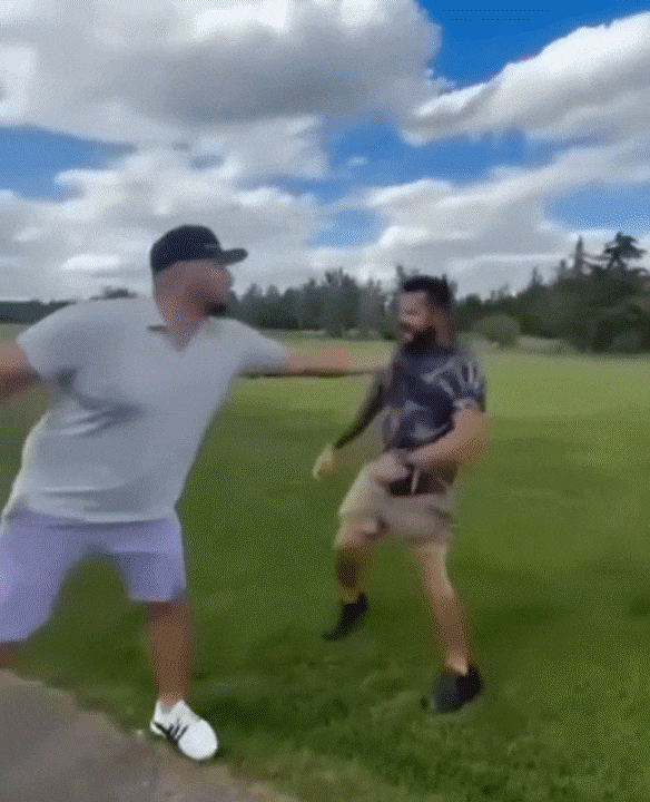 캐나다의 한 골프장에서 벌어진 난투극 당시 장면. /(X‧옛 트위터)