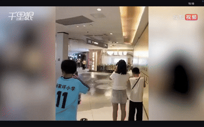 [뉴시스] 중국의 한 쇼핑몰에서 천장이 무너지며 오수가 쏟아지는 사고가 발생했다. (사진=디원비디오) *재판매 및 DB 금지