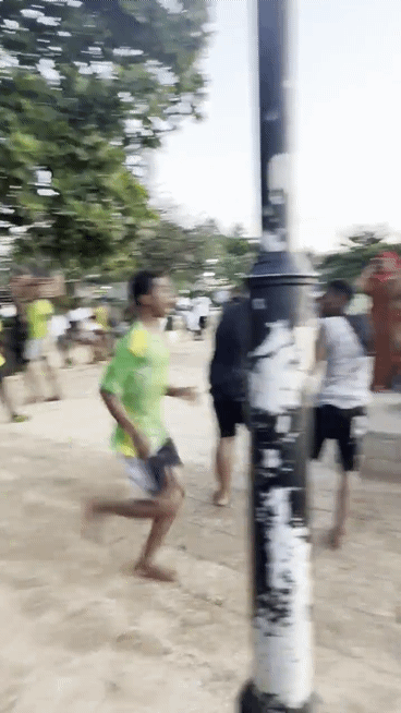 바다에 거침없이 뛰어드는 잔지바르 아이들. 사진=아트놈 제공 *재판매 및 DB 금지