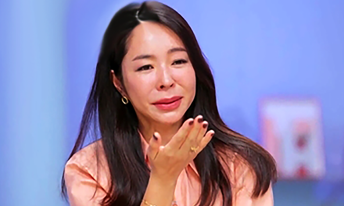 이혜영이 가족과 투병 경험을 회상하는 방송 사진