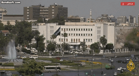 시리아 수도 다마스쿠스의 국방부 건물에서 연쇄 폭발이 발생하는 모습./ 알자지라방송