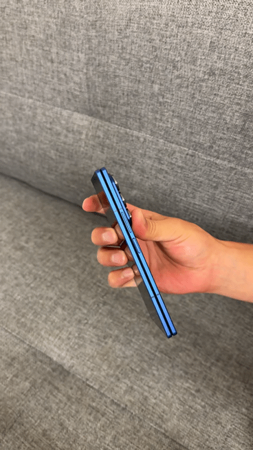 갤릭시Z 폴드7은 두께가 8.9㎜로 전작 대비 26%나 얇아졌다. 폴드 제품 특유의 둔중함이 사라지고 주변인들도 폴드 제품임을 인지하지 못했다.허진 기자