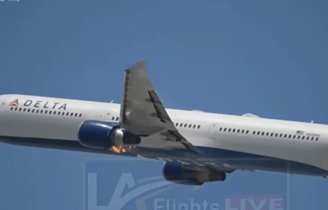 지난 18일 로스앤젤레스(LA) 국제공항에서 출발해 애틀랜타로 향하던 델타항공 446편 보잉767의 왼쪽 엔진에서 화재가 발생했다. /유튜브 'L.A FLIGHTS'