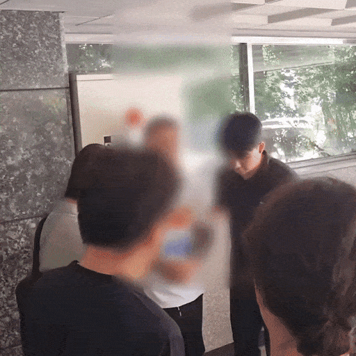 당근마켓에서 부동산 허위 매물을 올리고 피해자들을 속여 계약금을 편취한 피의자 체포장면. [마포경찰서 제공]