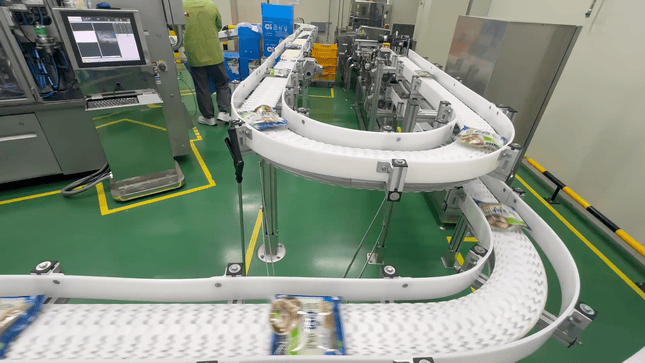 풀무원 음성생면공장 3공장에서 생산된 육수. / 사진=정혜인 기자 hij@