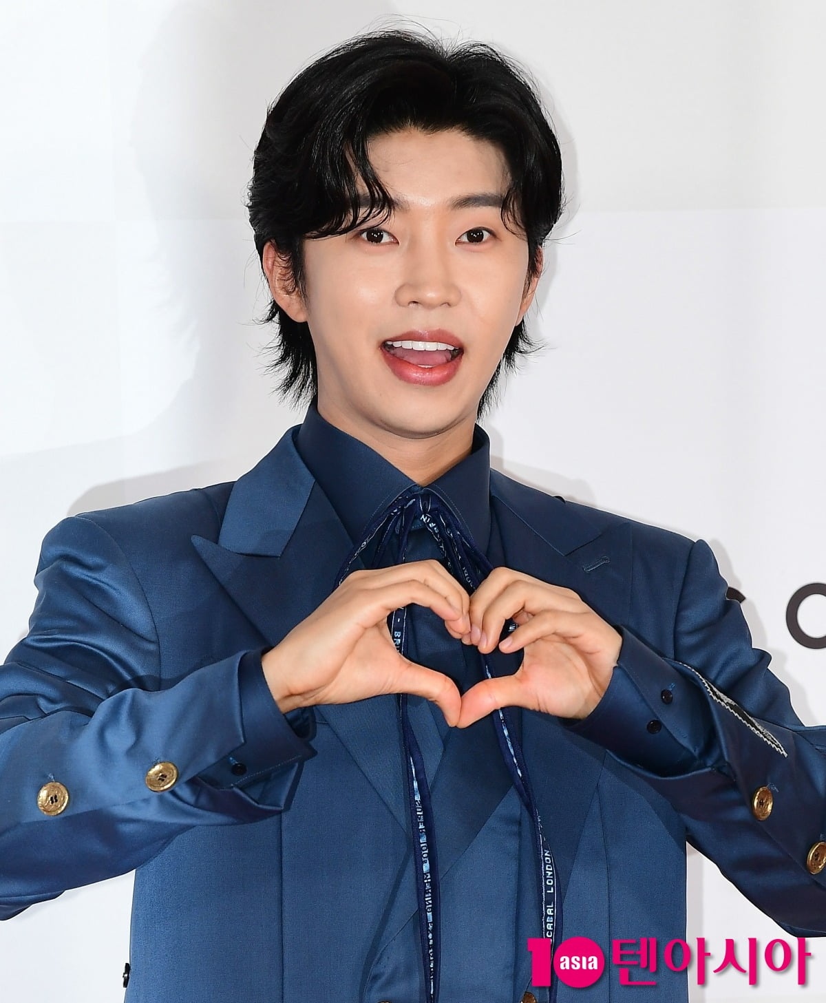 [공식] 임영웅, '섬총각' 됐다…시골 마을서 생활 중