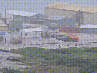 30일 러시아 캄차카반도 앞바다에서 강력한 지진이 발생한 이후 캄차카반도 남단에 있는 세베로쿠릴스크 해안 근처로 강한 파도가 밀려오고 있다. 로이터 연합뉴스