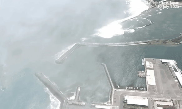 30일 오전 8시 25분쯤 러시아 캄차카반도 인근에서 규모 8.7의 강진이 발생했다. 일본 기상청은 이날 태평양 연안 대부분 지역에 쓰나미 경보 및 주의보를 발령했다. 30일 쓰나미가 발생한 이바라키현의 모습. 유튜브 영상 캡처