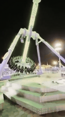 사우디아라비아의 한 놀이공원에서 360도 회전 놀이기구가 공중에서 끊어져 추락하는 모습./온라인 캡처