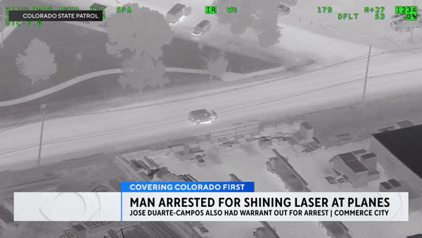 31일(현지시간) 밤 9시 15분쯤 미국 콜로라도주 덴버국제공항 근처에서 불특정 다수의 항공기에 레이저를 발사한 혐의로 40대 남성 한 명이 체포됐다. 2025.8.1 CBS콜로라도 화면(콜로라도주순찰대 제공)