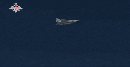 MIG-31 이 킨잘 미사일을 발사해 5층 콘크리트 건물에 명중하는 훈련 장면을 담은 영상/ 러시아 국방부