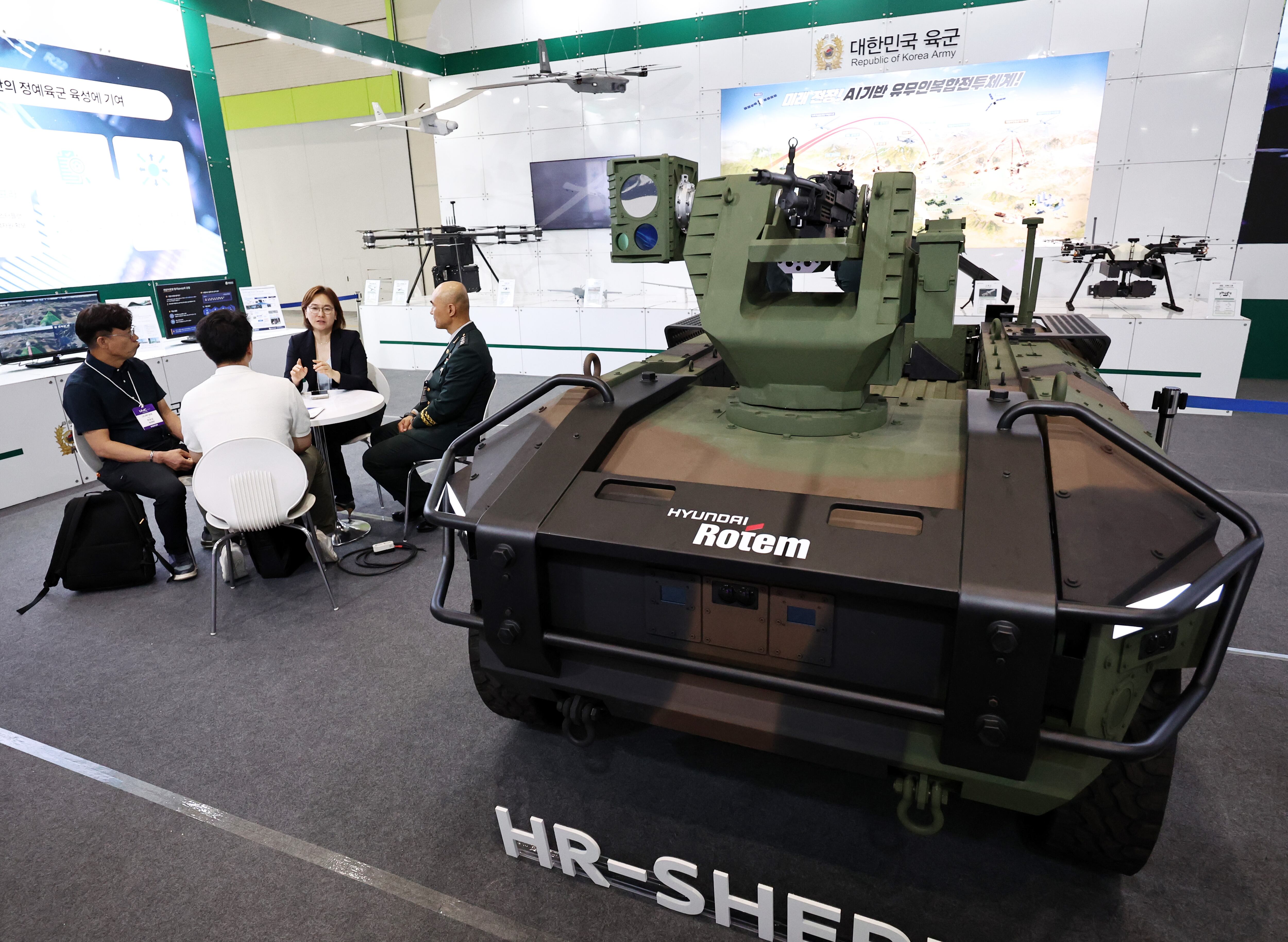 韓방산주, 美록히드마틴보다 최대 3배 고평가… 외국인들 결국