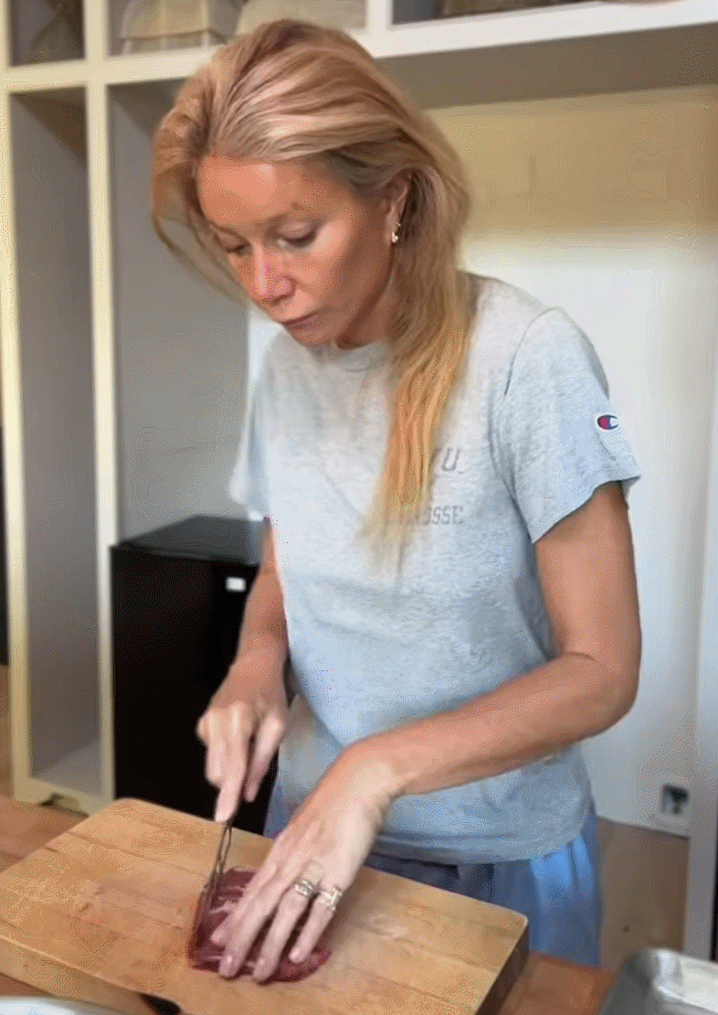 귀네스 팰트로가 음식을 만드는 모습. 사진=인스타그램