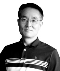신주백 역사학자