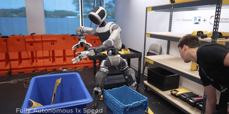 현대차그룹 로봇 전문 계열사 보스턴다이나믹스는 20일(현지시각) 휴머노이드 로봇 아틀라스(ATLAS)가 예상치 못한 상황에서도 스스로 문제를 해결하며 지능적으로 대응하는 영상을 공개했다. 현대차