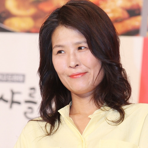 친구 결혼식 간다던 남자친구가 다른 여자와 몰래 결혼.. 충격 받아 비혼 된 여배우