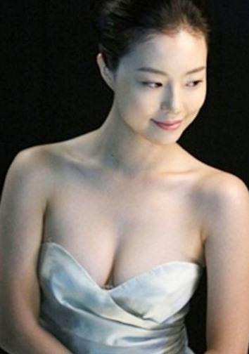 군부대 마비될까봐 남동생이 “누나, 제발 면회오지마” 빌었던 여배우
