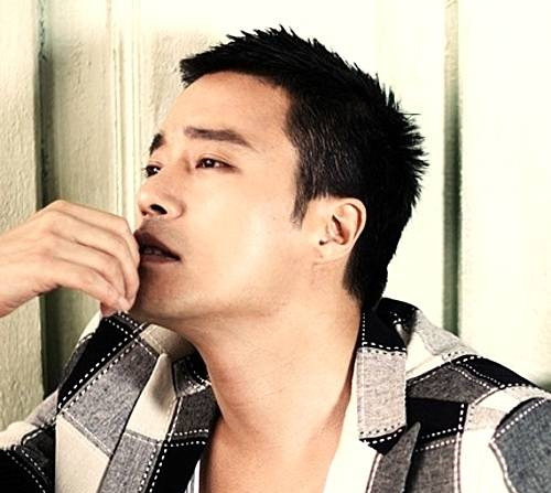 전처 폭행논란으로 조사 받은 당일, 극비 결혼식 올린 男연예인
