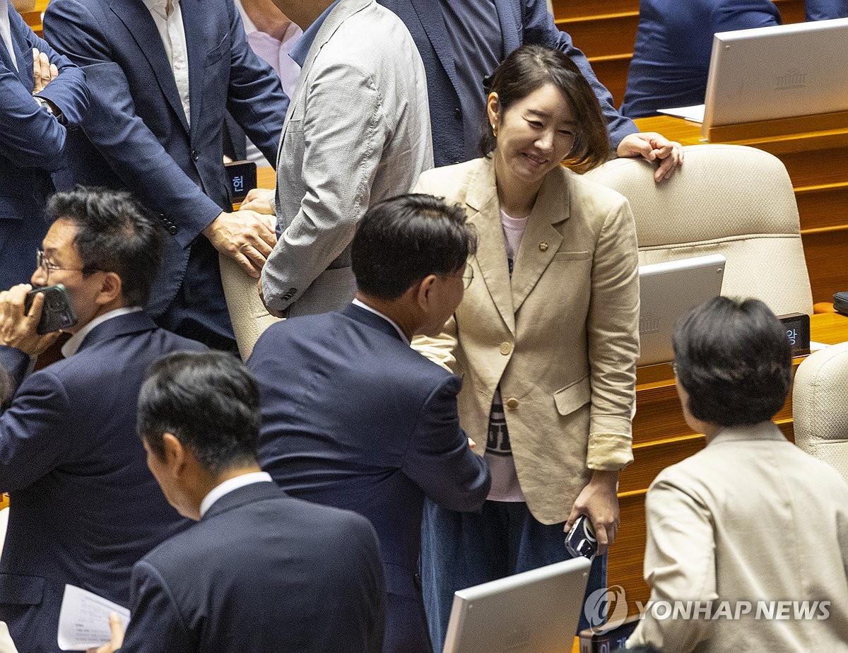 국회 본회의 출석한 강선우 의원