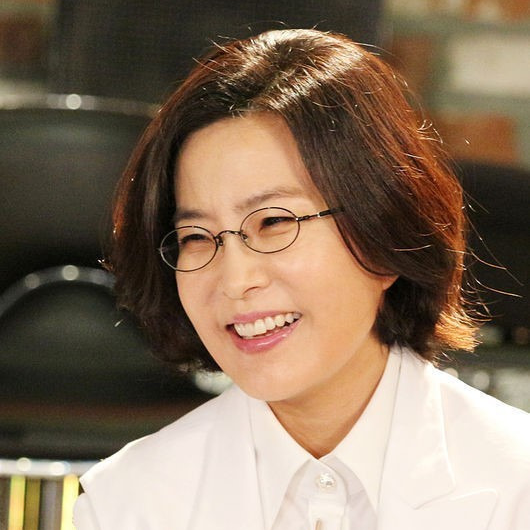 이혼 8년 만에 미국에서 9살 연상과 극비리 결혼식 올렸는데.. 또 이혼한 연예인