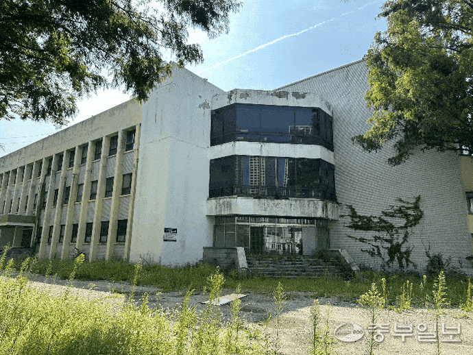 28일 인천 부평구 부평동에 소재한 옛 경찰종합학교 건물이 방치돼 있다. 사진=노선우 기자
