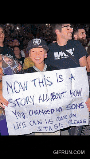 윌 스미스가 자신의 유튜브에 올린 공연 영상 일부 캡처 [윌 스미스 유튜브/GIF런으로 제작]