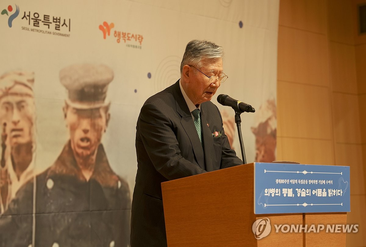 축사하는 이중근 부영그룹 회장